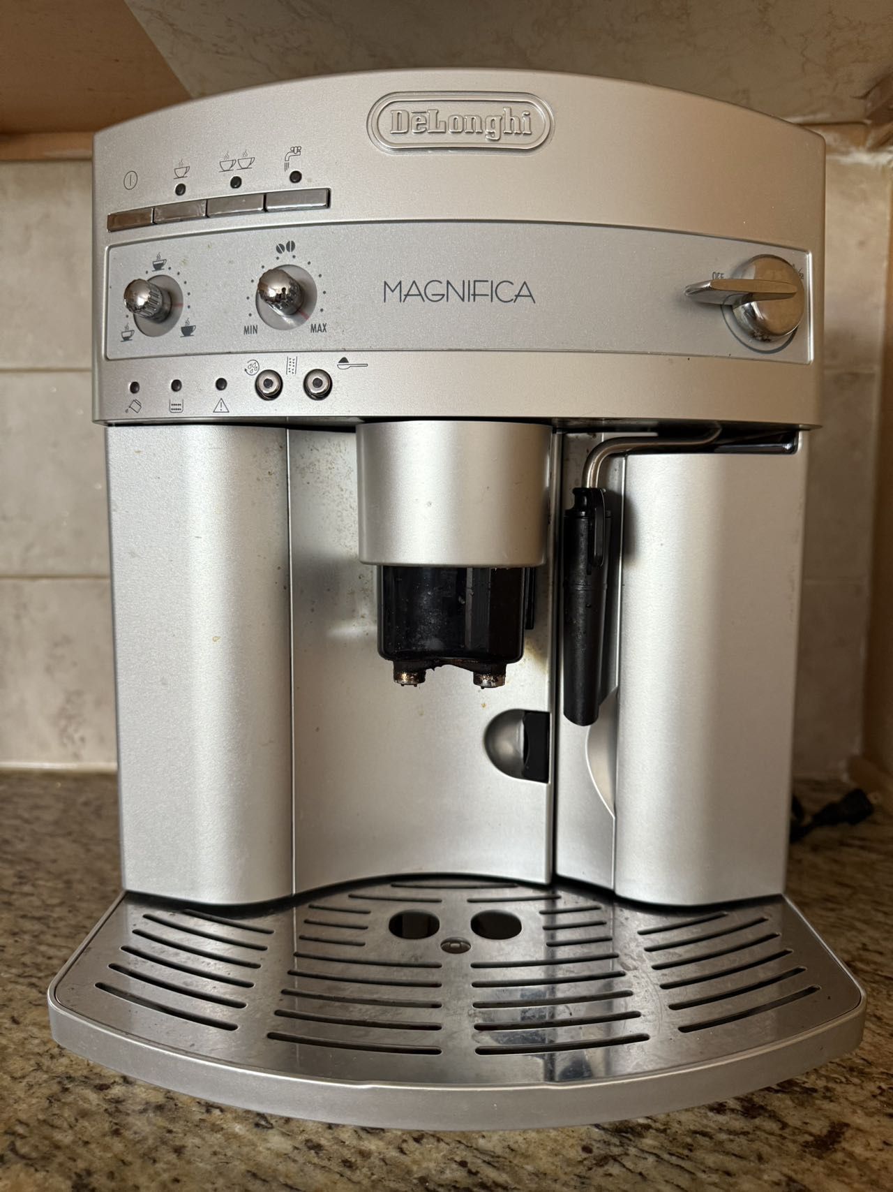 Delonghi Magnifica Coffee Maker