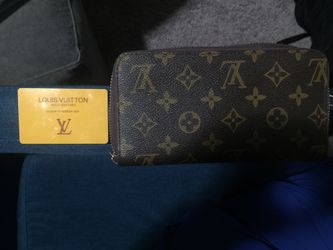 Louis Vuitton Wallet (Like New)