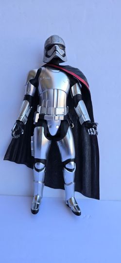 DISNEY'S ~STAR WARS The Force Awakens CAPTAIN PHASMA Silver w/ Cape 11.5" Toy Action Figure.
▪︎Hasbro The Last Jedi 2018
$10 Firm Price.
▪︎Great Pre-