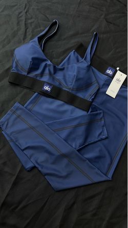 Blue Woman’s Alo Set