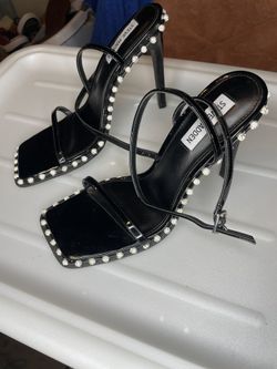 Women’s Size 8M Steve Madden Heels 
