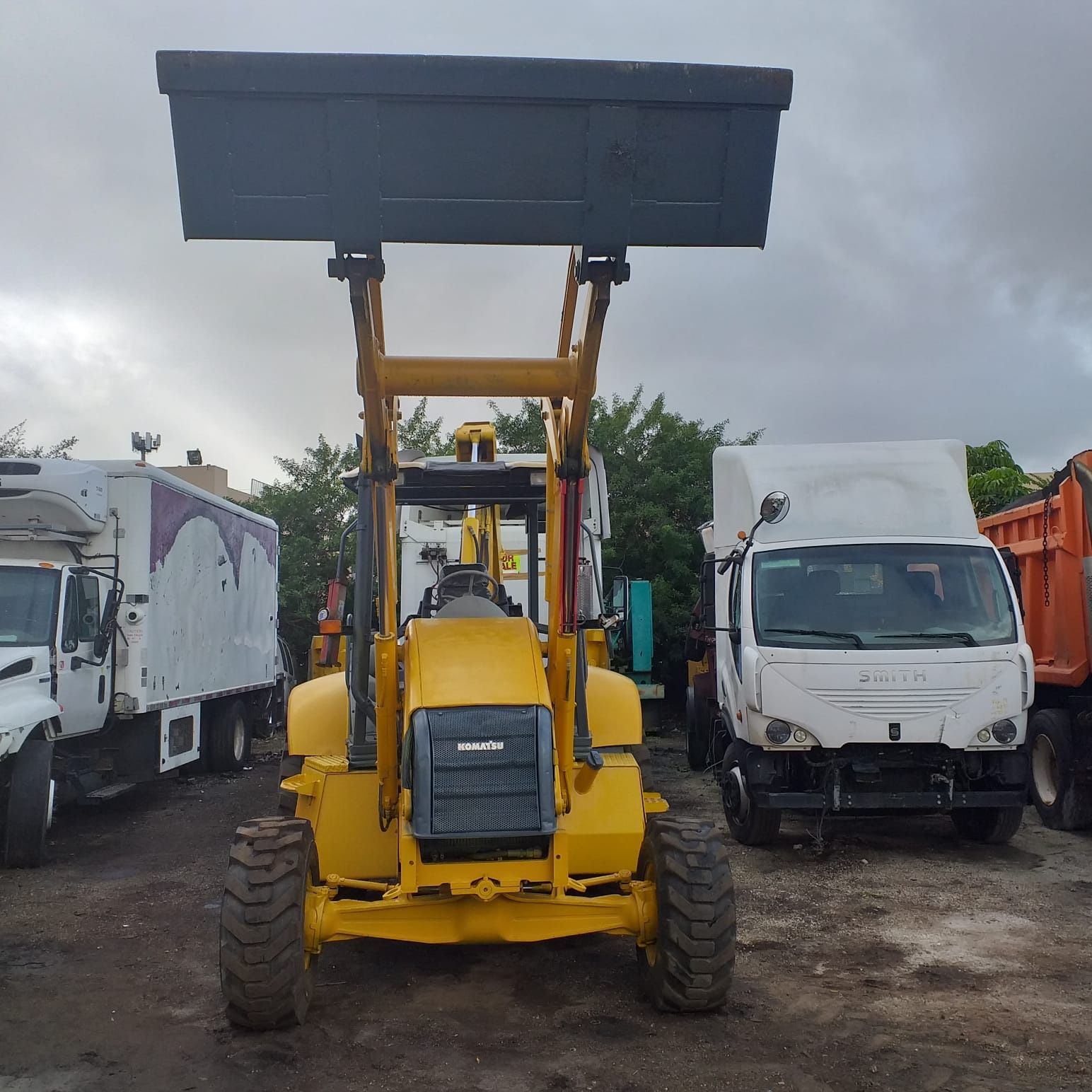 2009 Komatsu WB140-2N