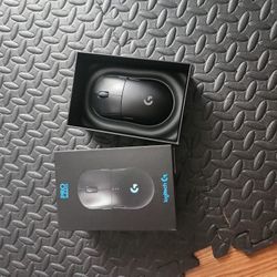 Logitech G Pro + Charging Dock