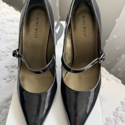 Nine West "Hurricanex3" Black Synthetic Heels - Size M (8)
