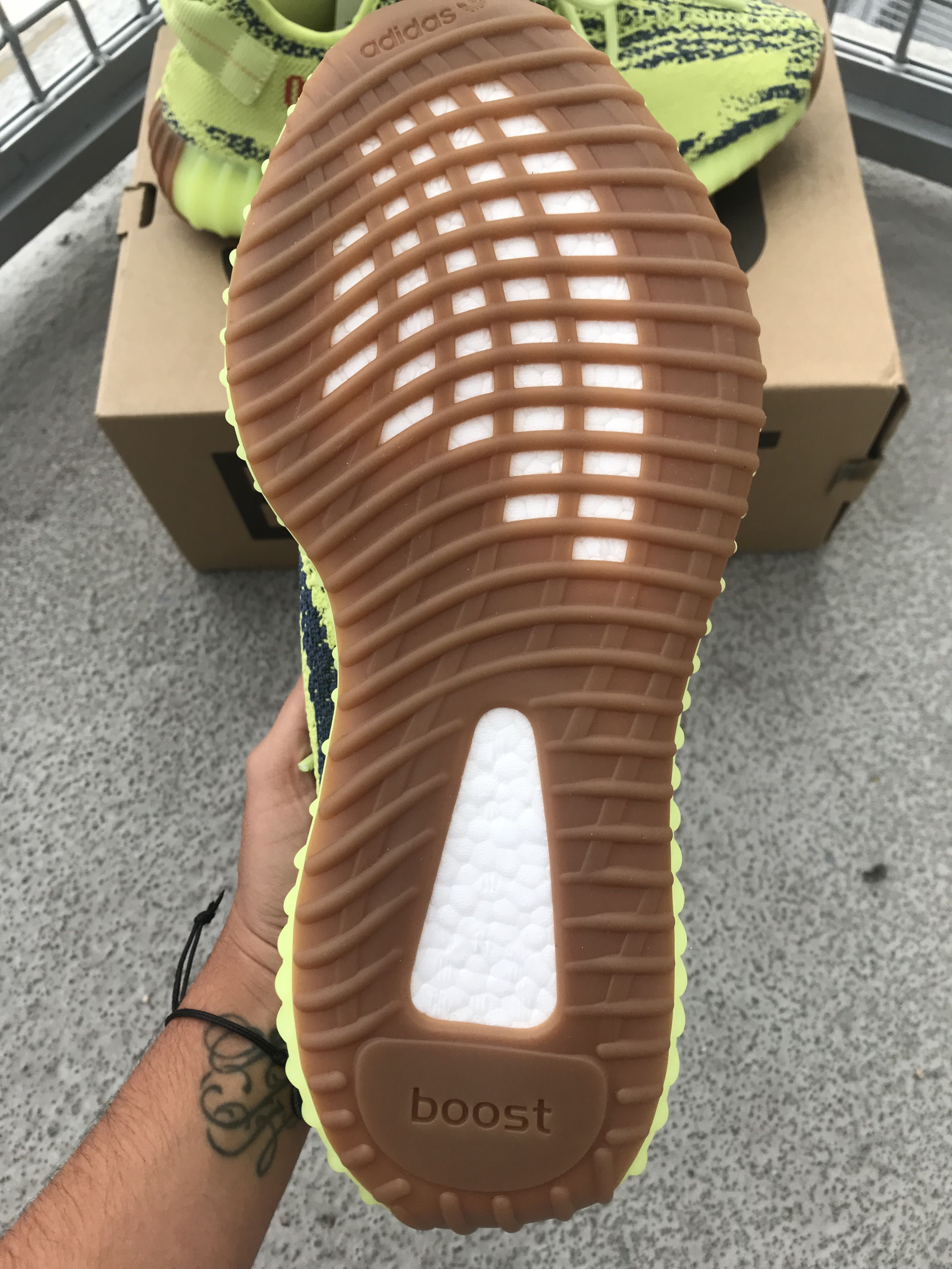 Yeezy Boost 350 V2 Semi Frozen Yellow Sefrye Size 9.5 for Sale in