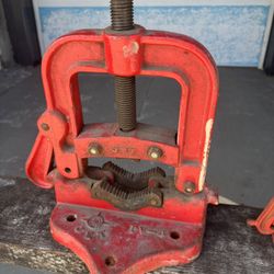 Pipe vice