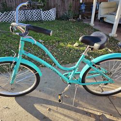 Hyper Beach Cruiser Bicycle