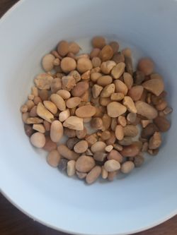 PEBBLES 