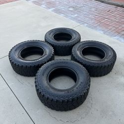 Mickey Thompson 35x12.50 R17