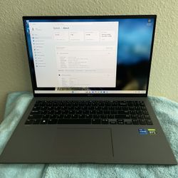 LG Gram 16” (2022) i7 12th Generation 16GB 1TB SSD RTX 2050 Graphic super light powerful laptop