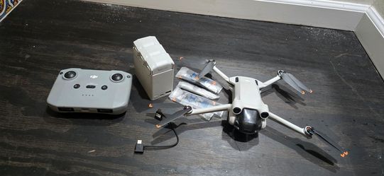 DJI Mini 3 Pro Fly More Combo Style (RC-N1 Controller + 3 Batteries Charger Hub)