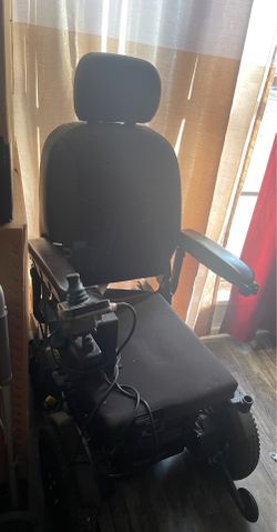Electric wheelchair