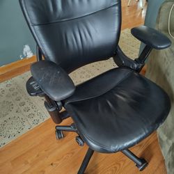 Nice Comfortable Office Chair 