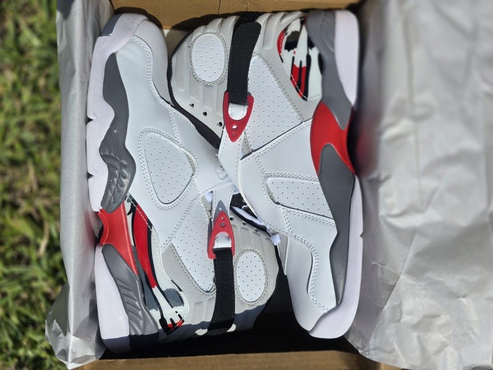 Jordan 8 Bugz Bunny