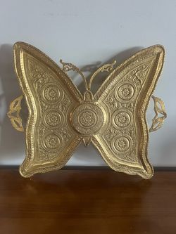 Beautiful butterfly-shaped decorative serving tray. 15” x 17”