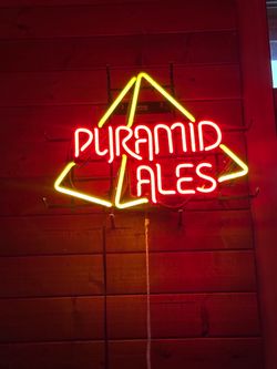 Neon- pyramid Ale