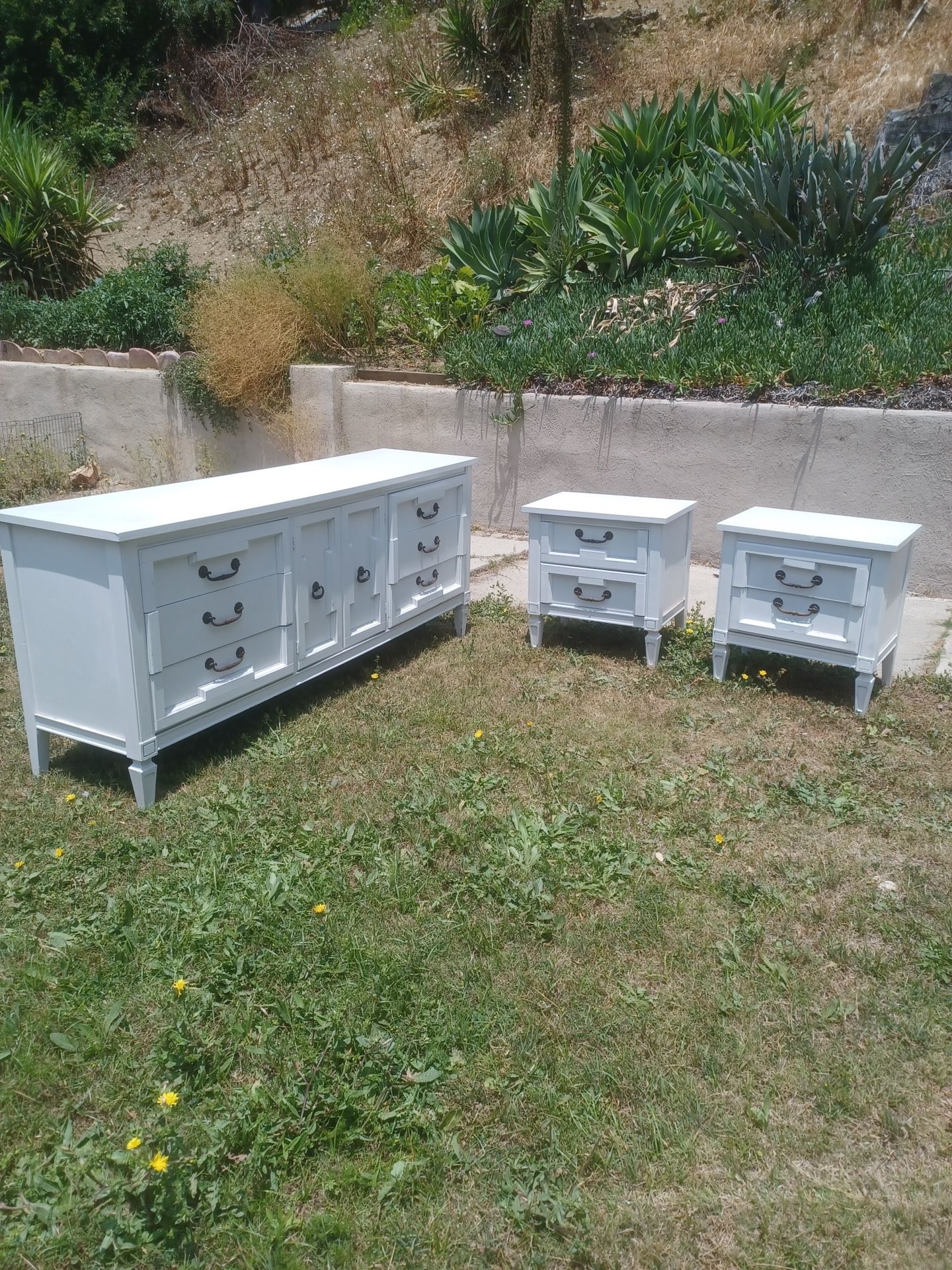 Solid Wood White Bedroom Set W/ Dresser & 2 Nightstands