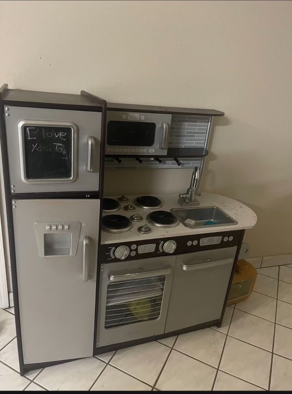 Kids Kitchen