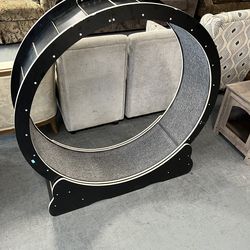 Cat run scratcher (in store)