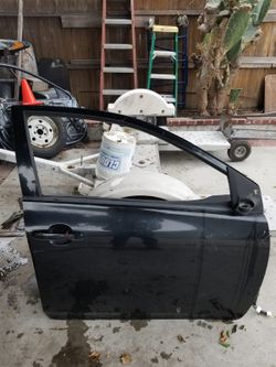 2009-13 right front door Toyota corolla