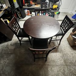 Counter Height Dining Table and 4 Bar Stools