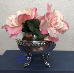 Beautiful sugar dish /flower vase... so cute! . Check out my other offers too