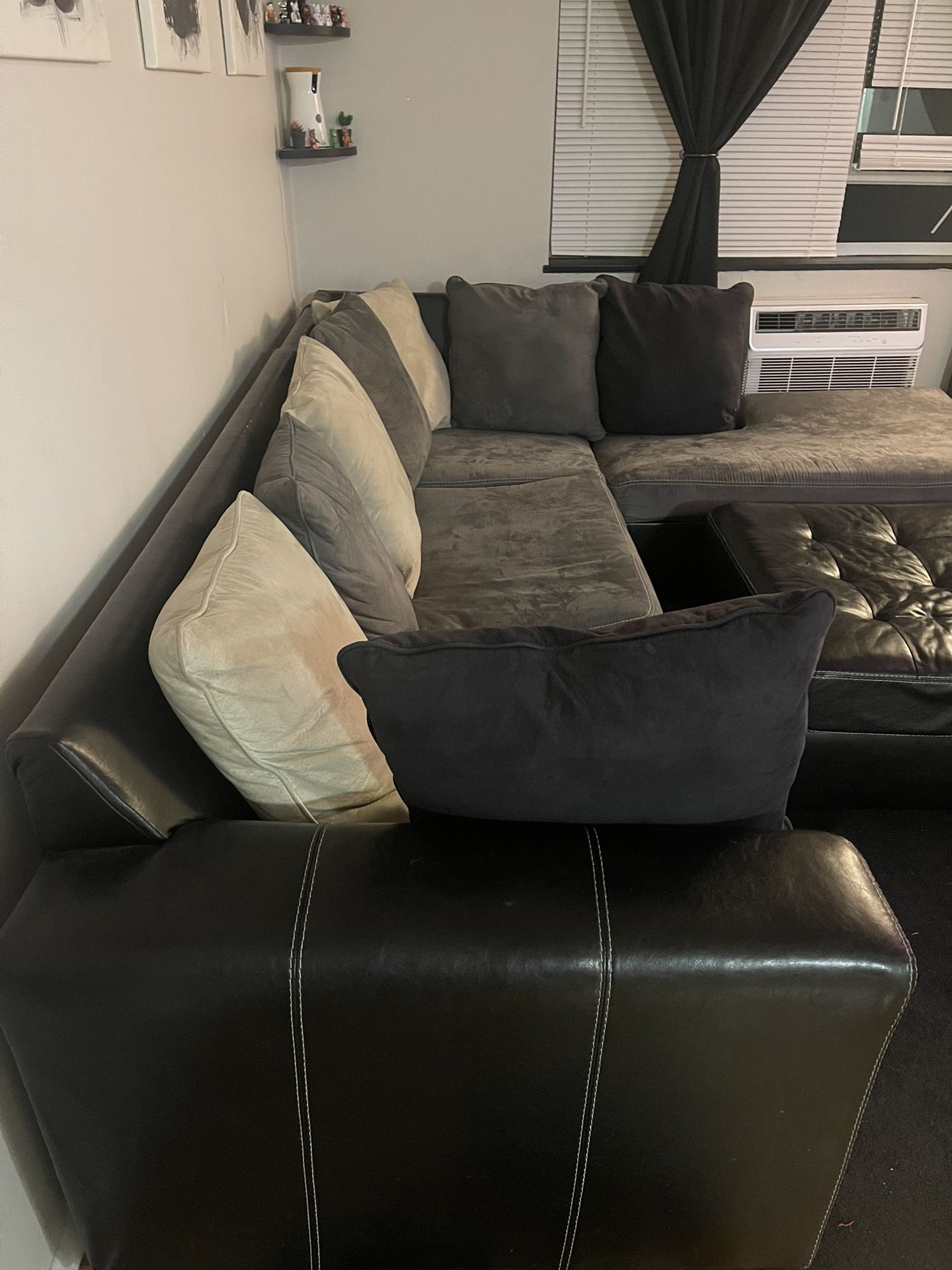 Sectional & Ottoman 