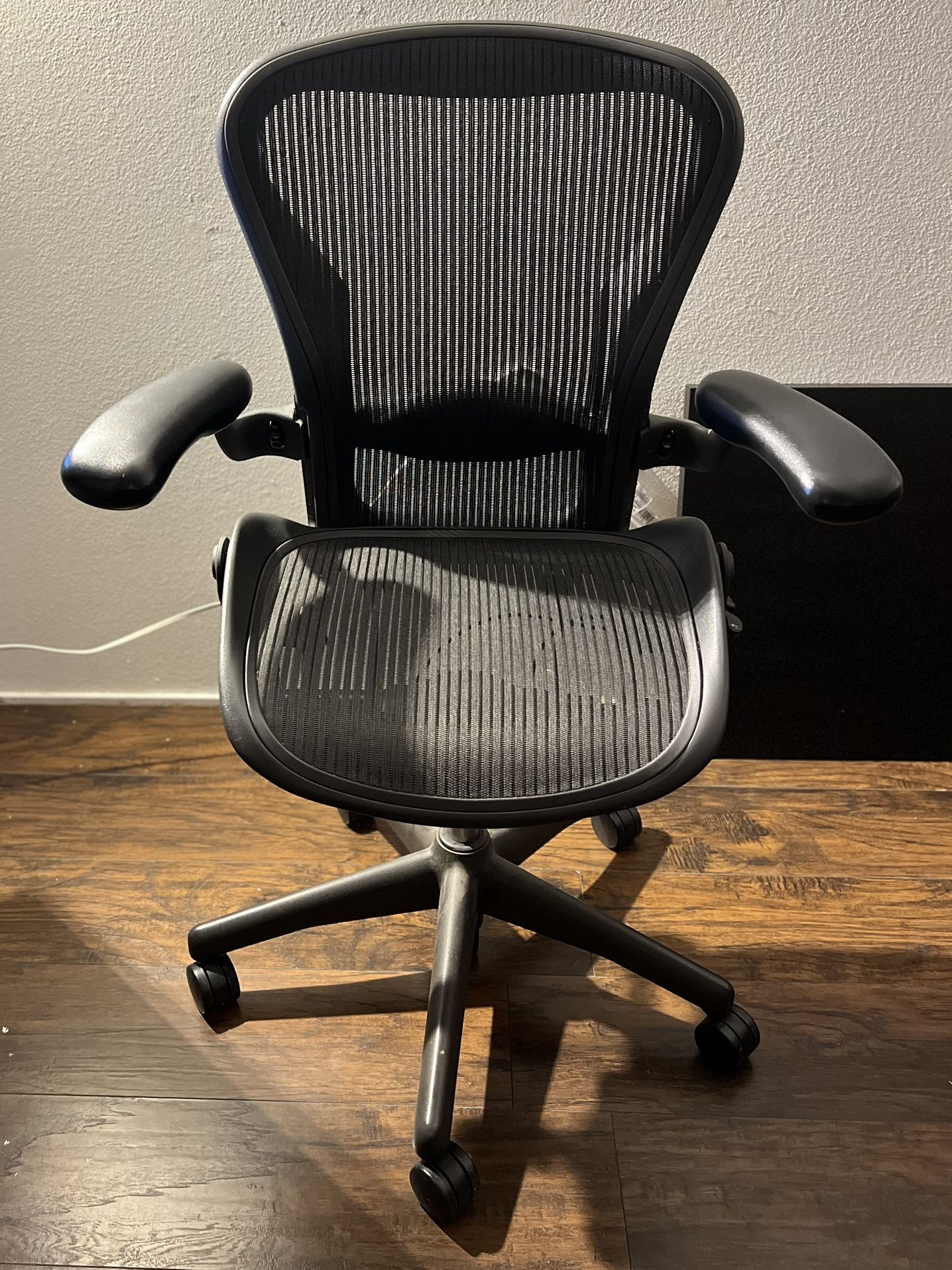 Herman Miller Aeron (Size: B) - Ergonomic Office Gaming Desk Chair