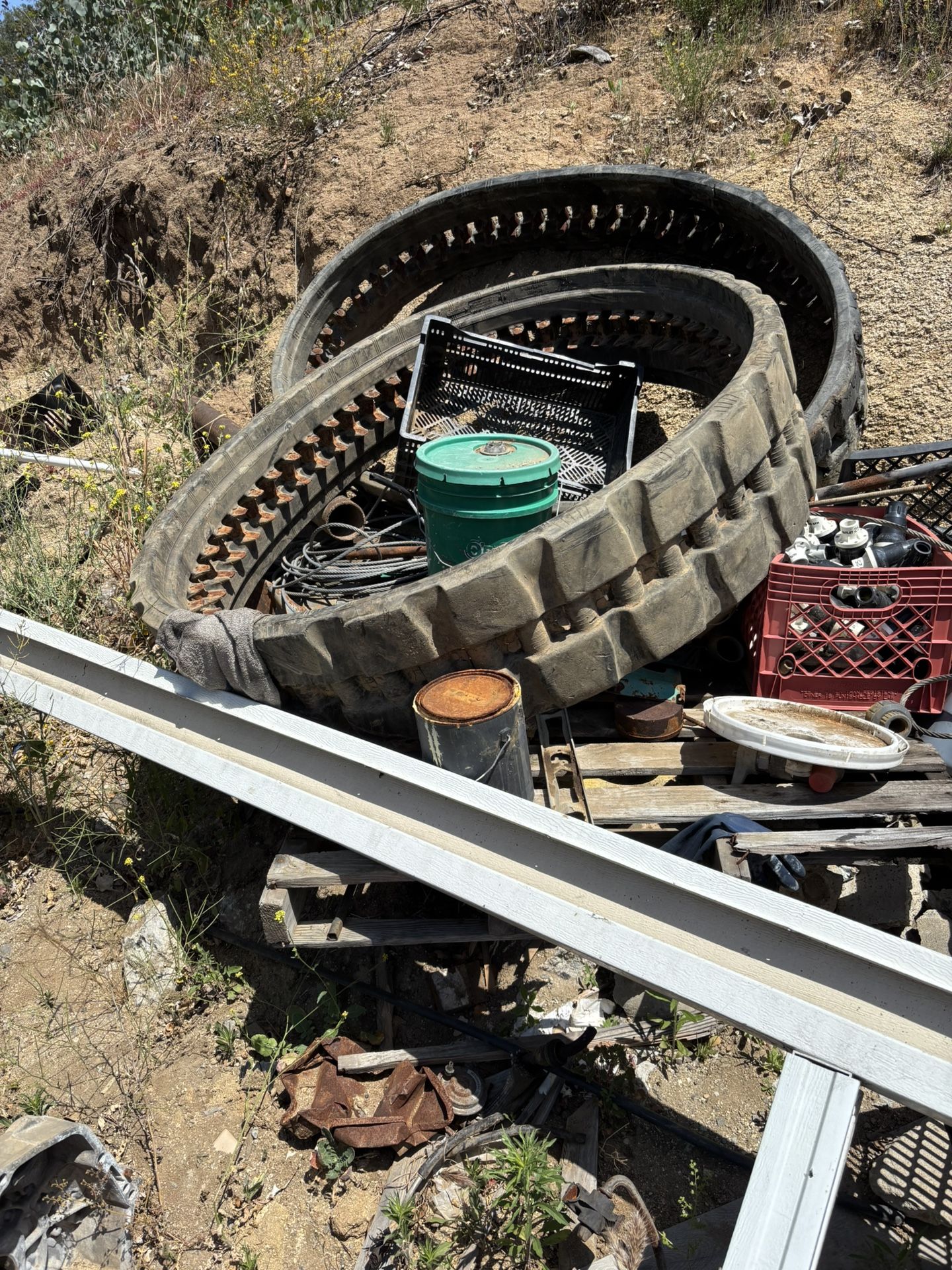 259 Cat Skid Steer Track Almost New