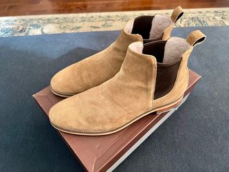 USED LIKE NEW JOHNSTON & MURPHY SUEDE CARRIKER CHELSEA BOOTS! Size 10.5 $40 OBO