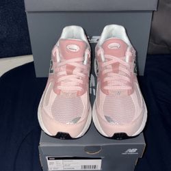 New Balance  Size 4 1/2 