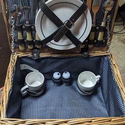 Picnic Basket (Never Used)