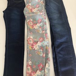 3 Pair Of girls Jeans For $15