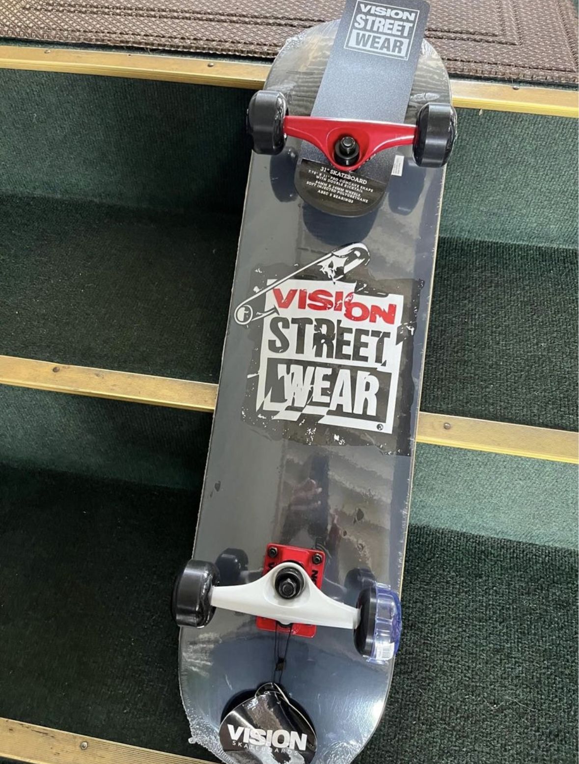 New Vision Street Wear Skateboard Size 31”