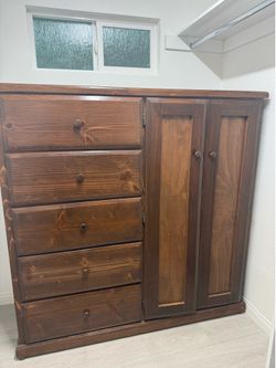 Dresser