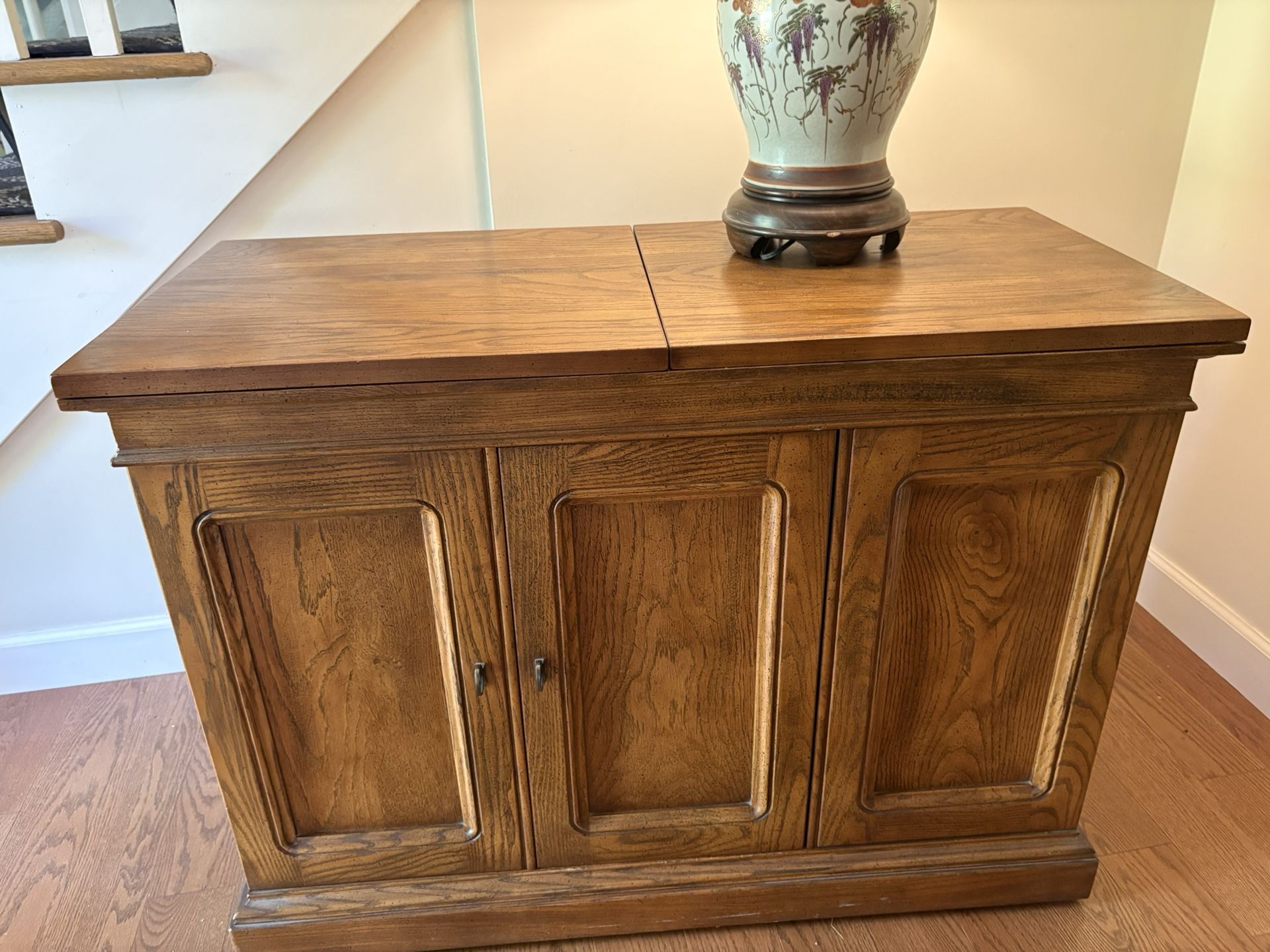 Henredon Side table Traditional Oak Rolling flip Top server
