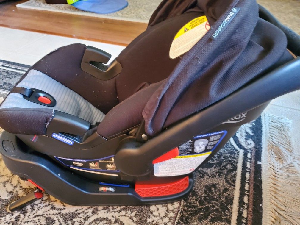 Britax baby seat, two bases and stroller with adapter