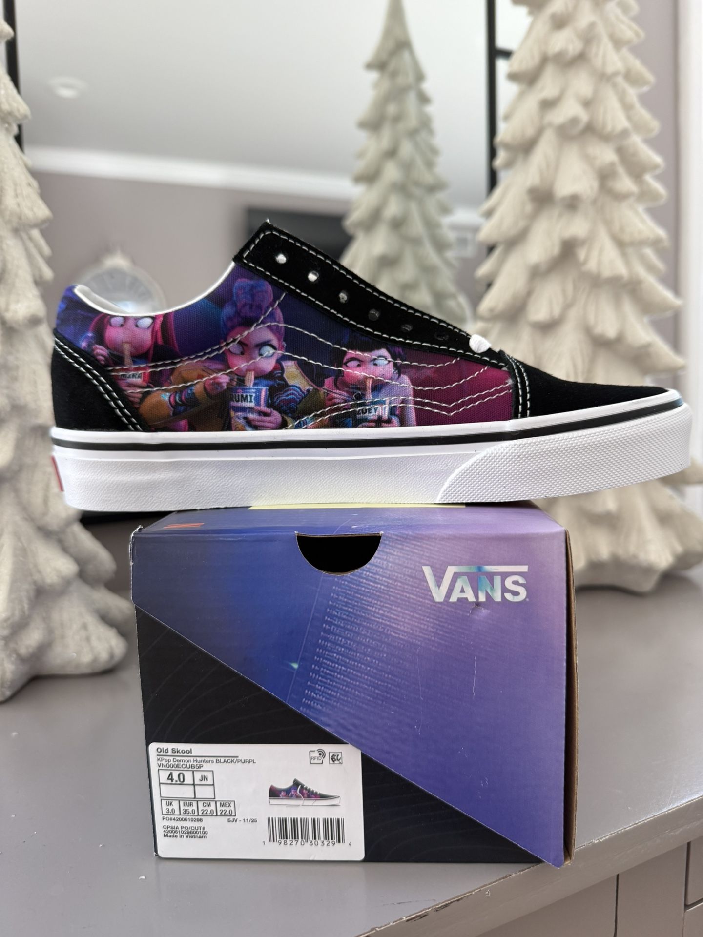 VANS K-POP DEMON HUNTERS SIZE 4