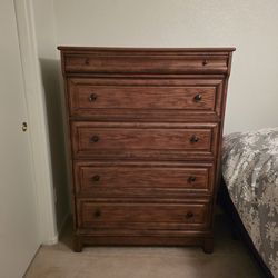 Dresser set
