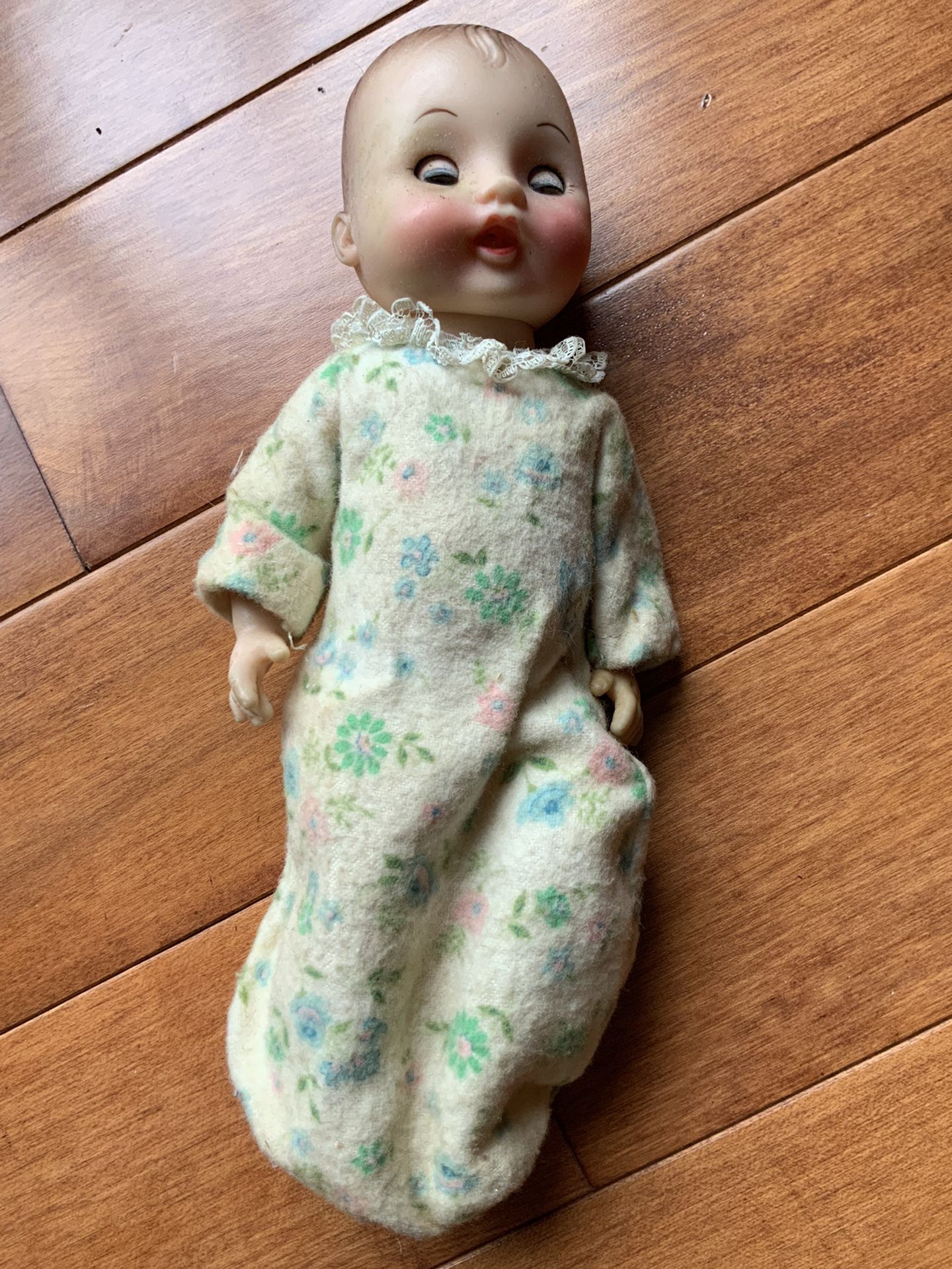 1964 Vintage Effanbee  Baby Doll Open/Close Eyes 