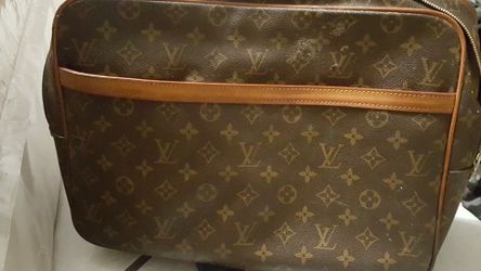 Louis Vuitton messenger