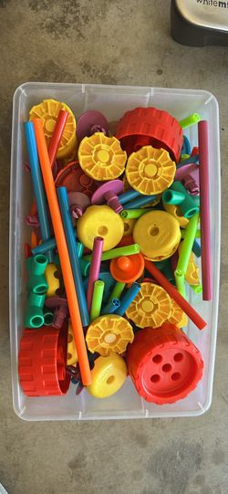 Plastic tinker toys for kids