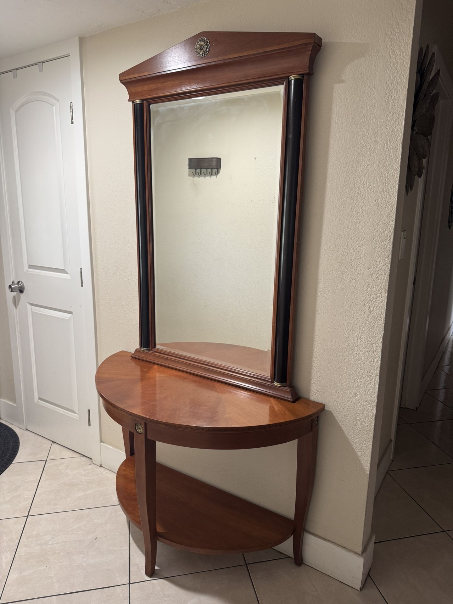 ETHANALLEN Entry Table with UnAttached Mirror