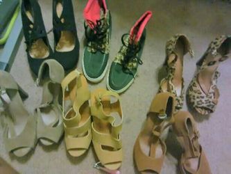 Women heels and sperrys size 9