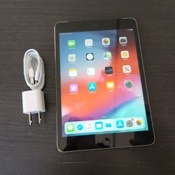 Apple iPad Mini 2 - Wifi - Like New 
