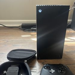 SELL OR TRADE: Xbox One Series X with Elite Series 2 Wireless Controller and Accesories.