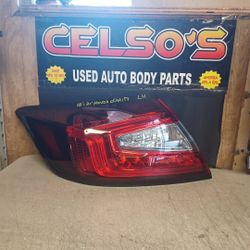 18 21 Honda Clarity LH Tail Light LED OEM. 