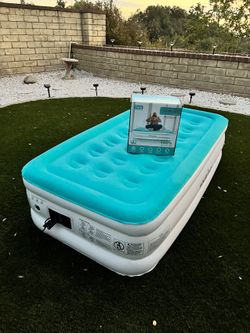 Brand New Air Mattress Camping Air Bed With Built In Pump