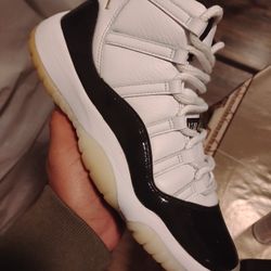AJ 11 SIZE 7 Y 