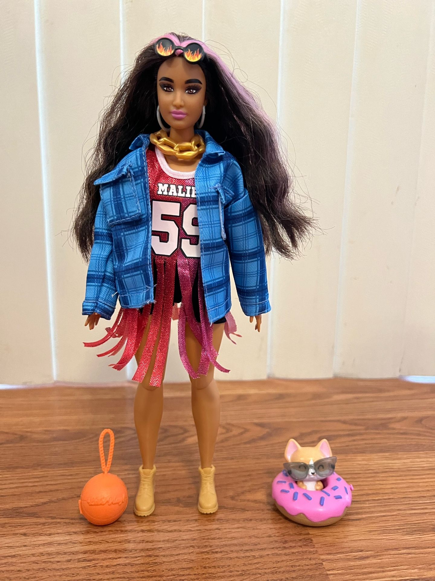 Barbie Extra Doll clothing and fashion accessories and pet 